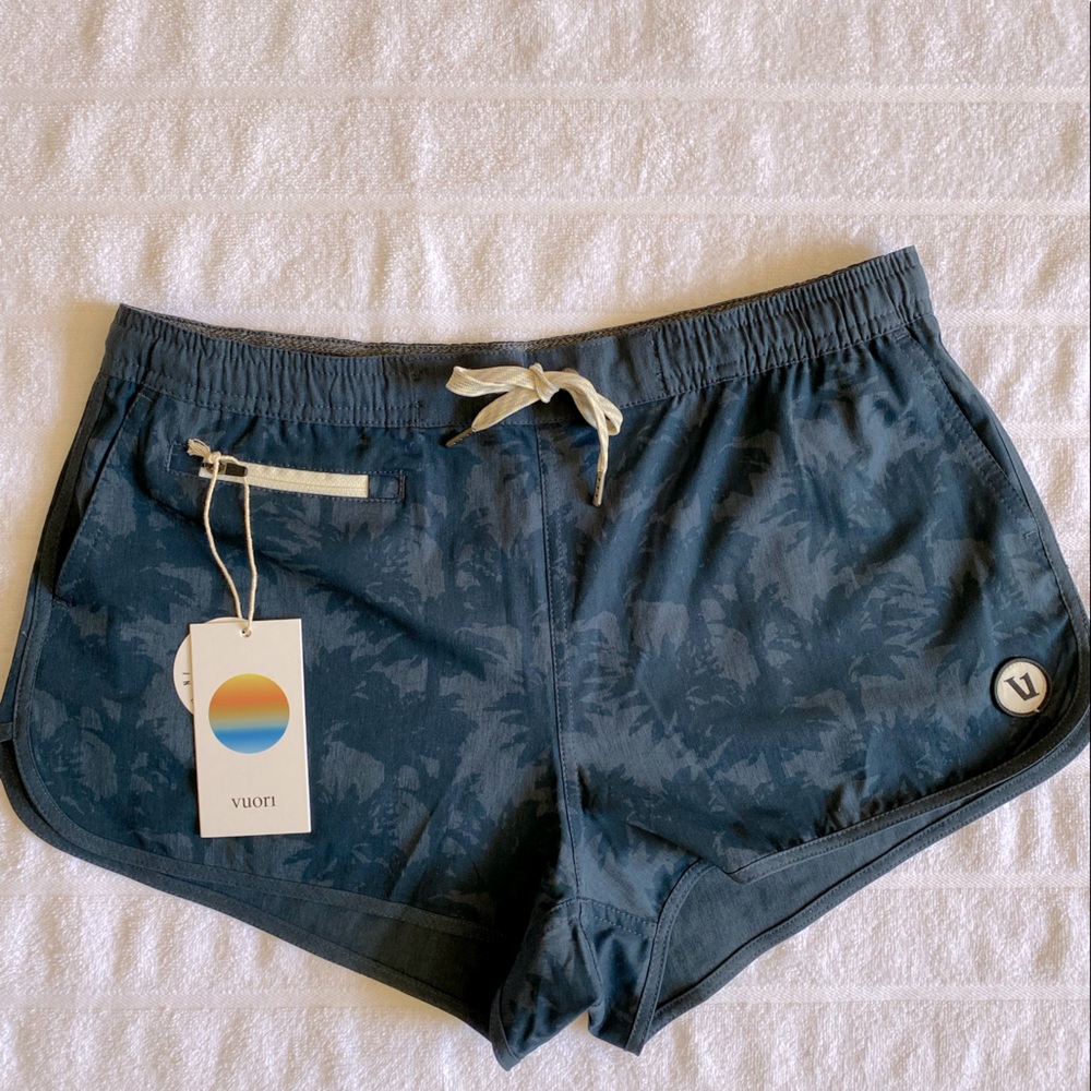 Vuori Tavi Indigo Multi Palm Shorts - NWT